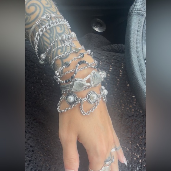 Meet your Posher, Vee ; Maker of Veil 💎 - Picture 3 of 13